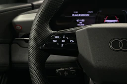 harmaa Audi Q6 e-tron 2025 kuva 18.