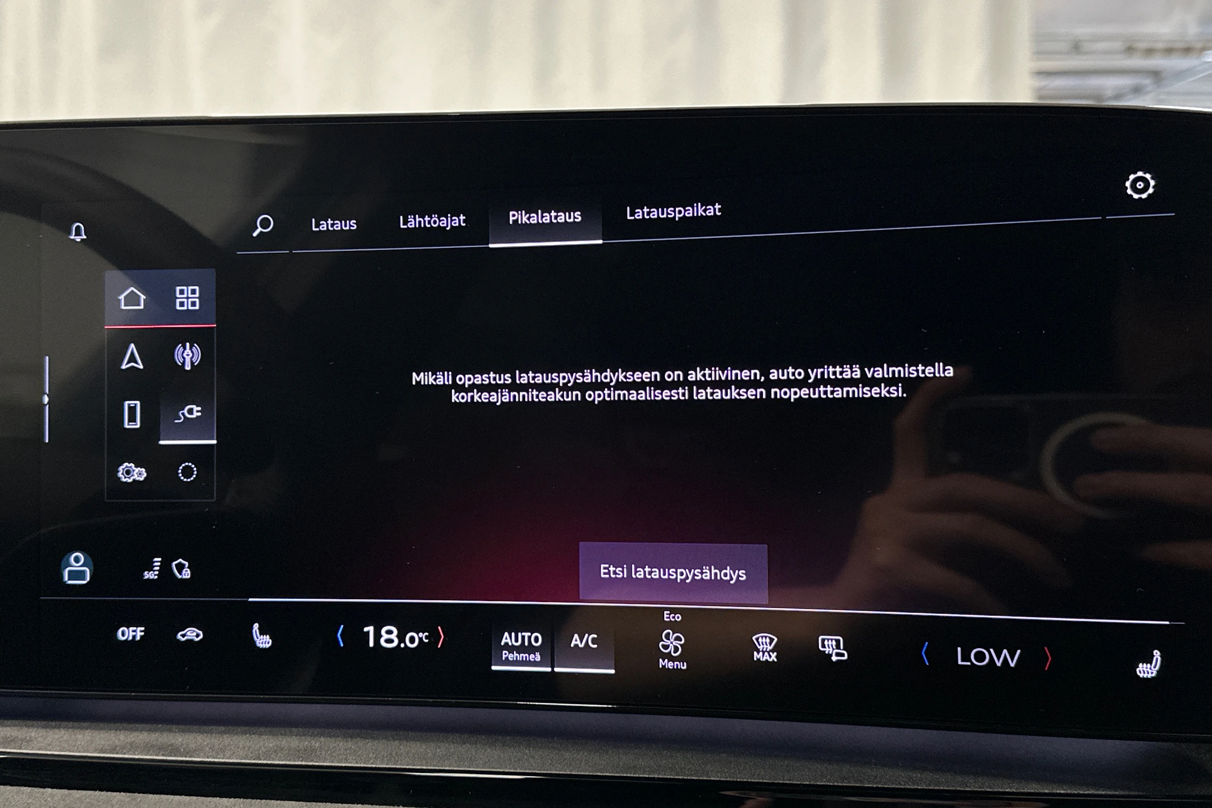 harmaa Audi Q6 e-tron 2025 kuva 25.