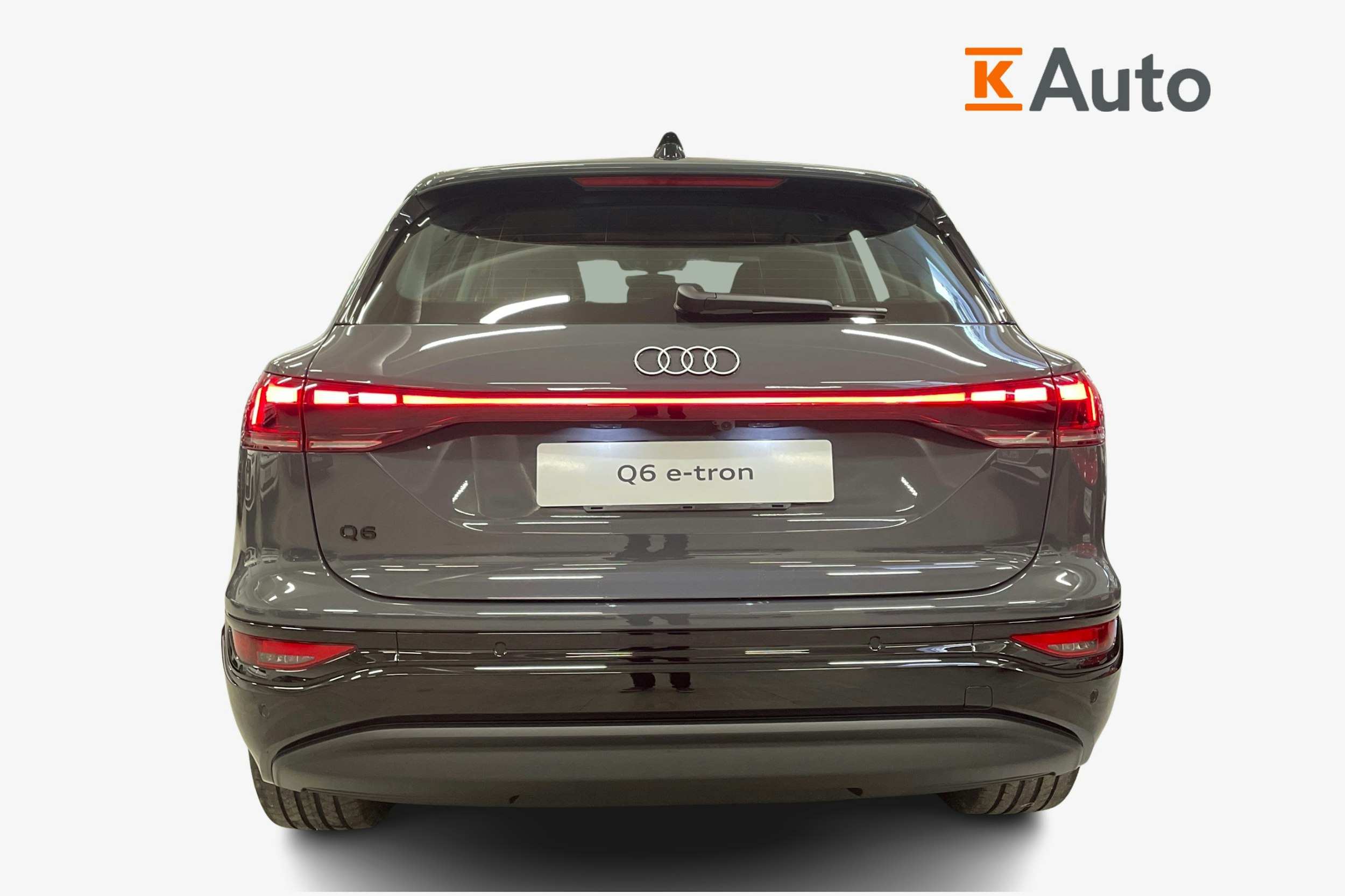 harmaa Audi Q6 e-tron 2025 kuva 4.