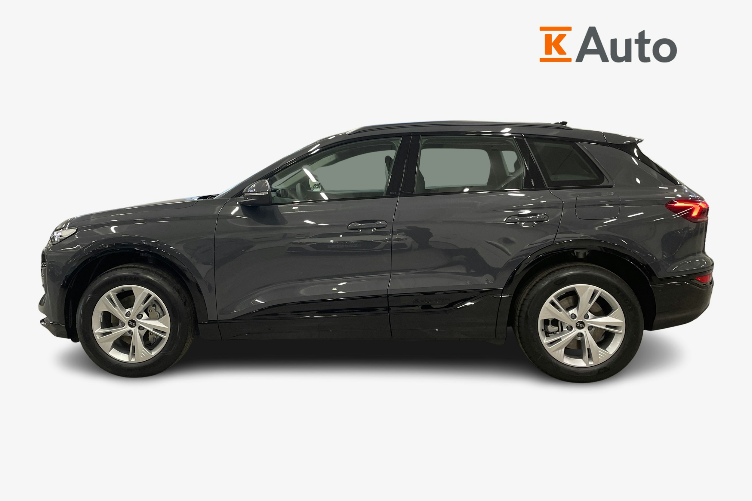 harmaa Audi Q6 e-tron 2025 kuva 5.