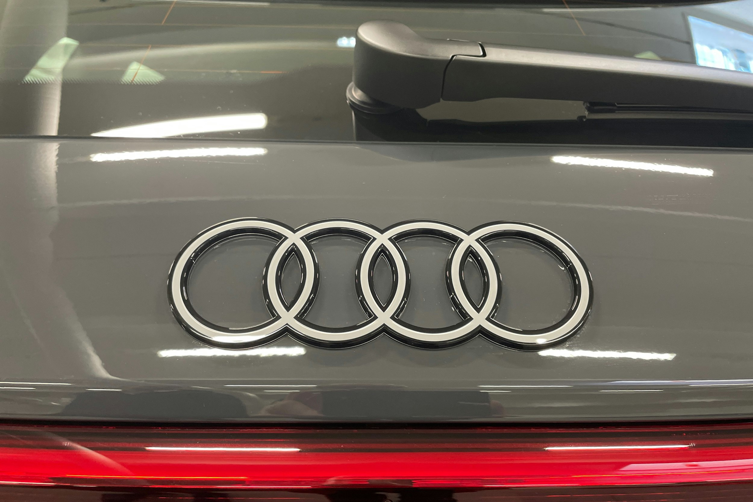 harmaa Audi Q6 e-tron 2025 kuva 15.