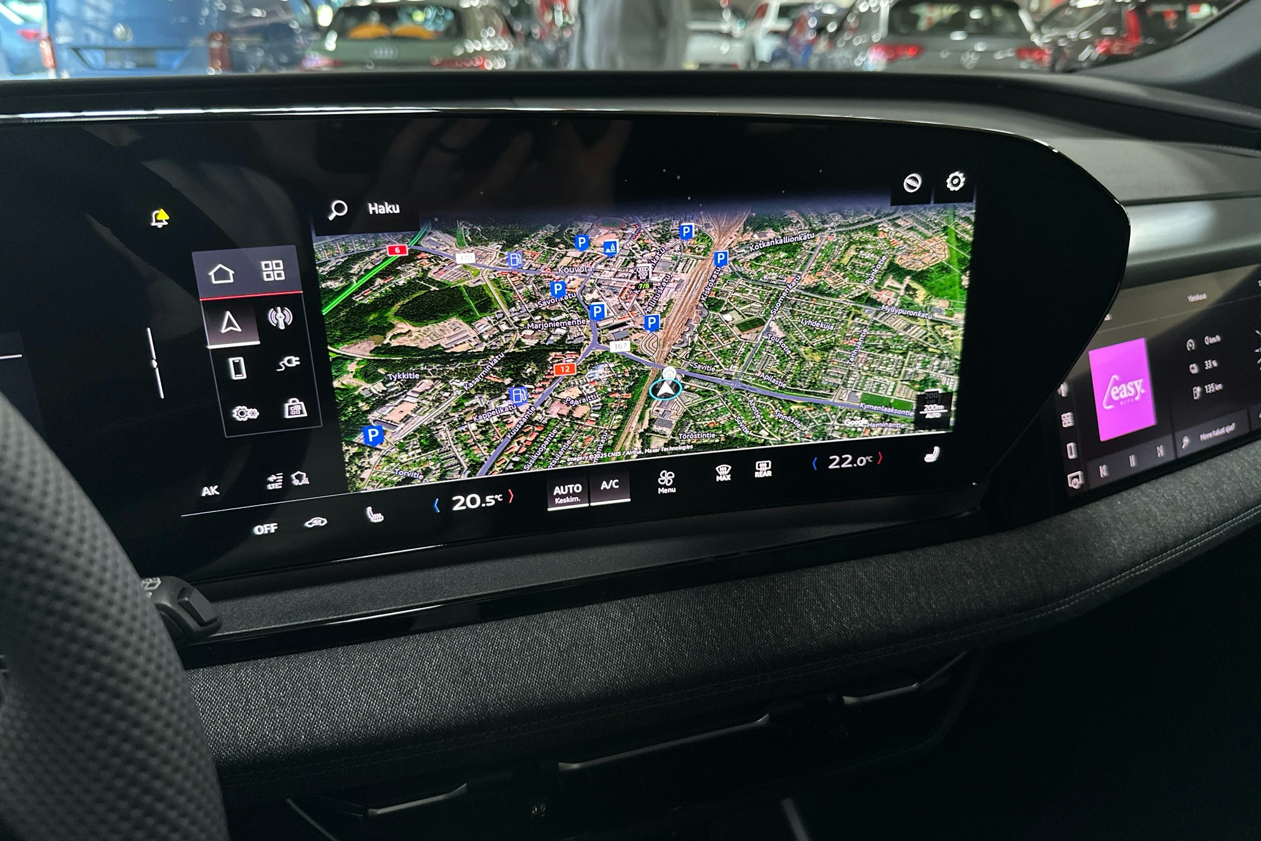met. valkoinen Audi Q6 e-tron 2025 kuva 17.
