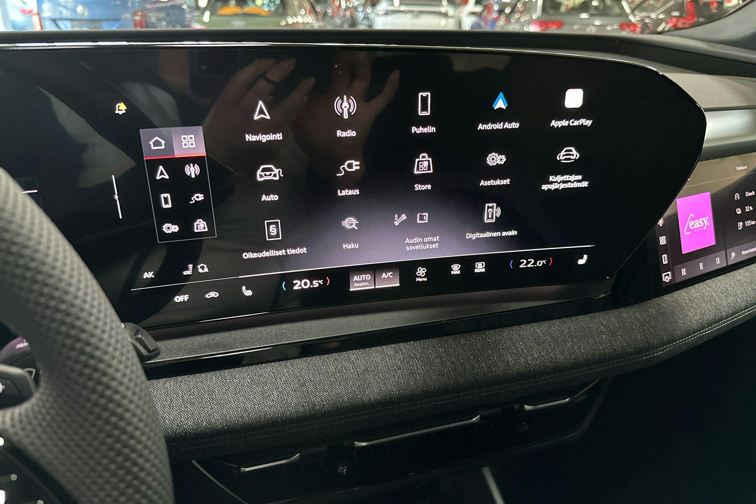met. valkoinen Audi Q6 e-tron 2025 kuva 21.