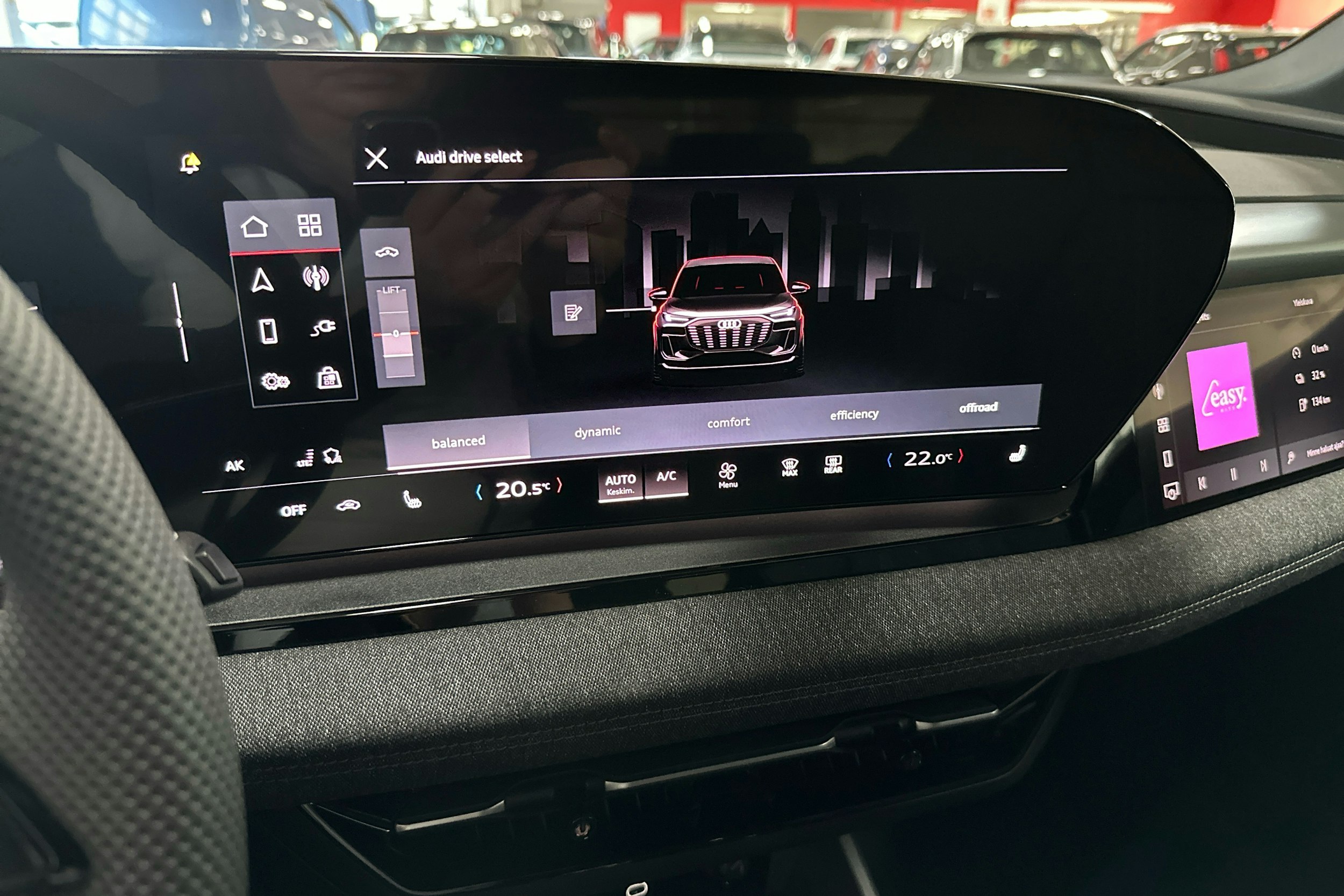 met. valkoinen Audi Q6 e-tron 2025 kuva 22.