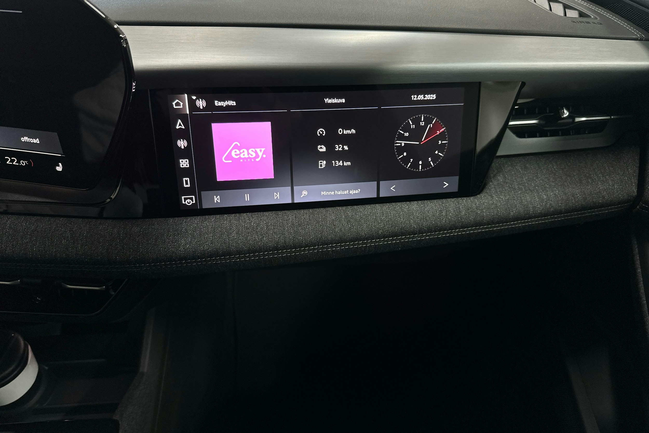 met. valkoinen Audi Q6 e-tron 2025 kuva 23.