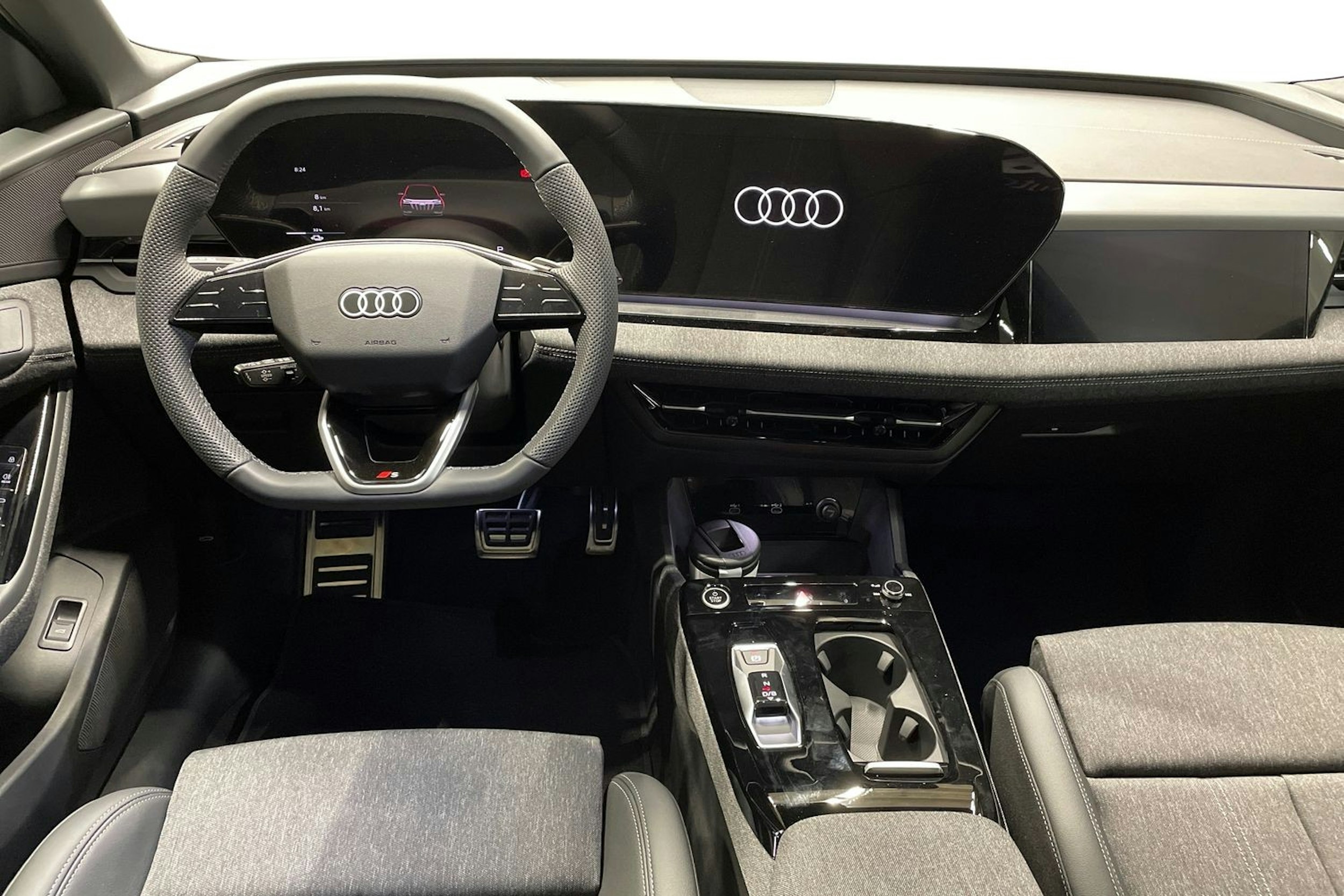 harmaa Audi Q6 e-tron 2025 kuva 9.