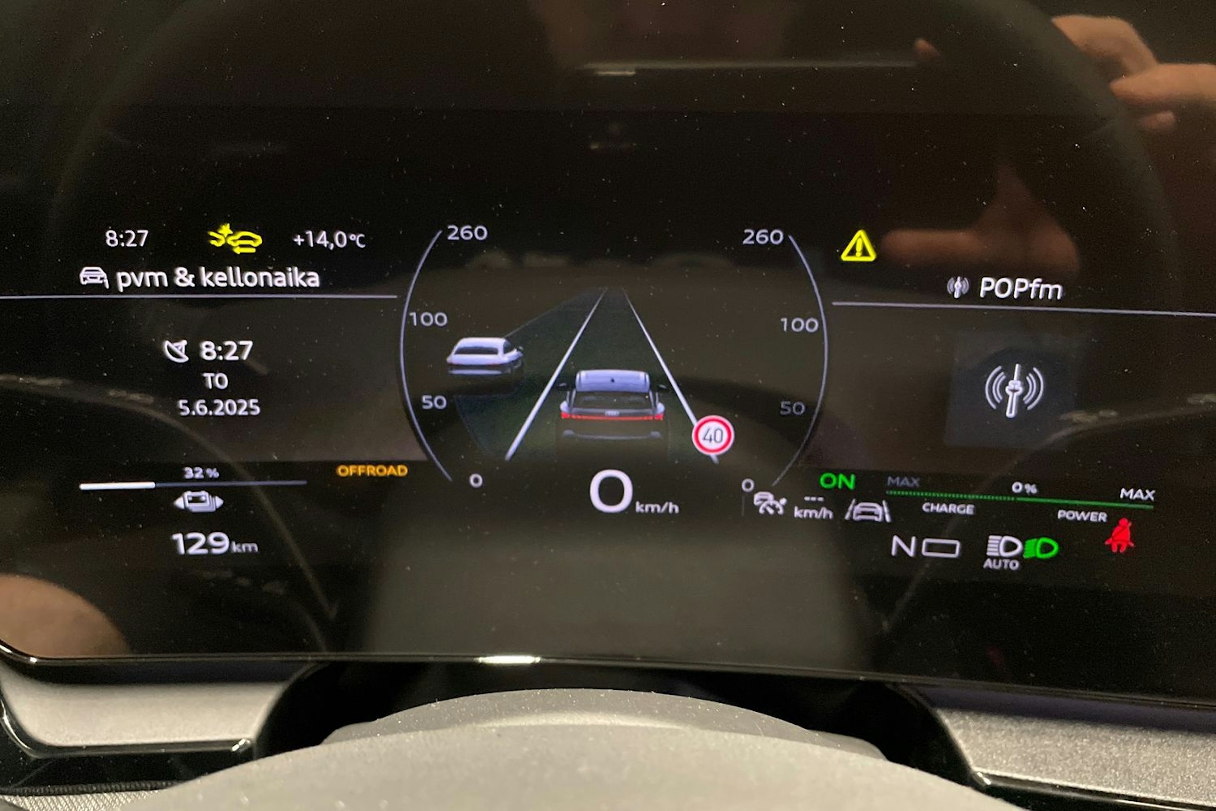 harmaa Audi Q6 e-tron 2025 kuva 14.