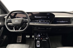 musta Audi Q6 e-tron 2025 kuva 7.