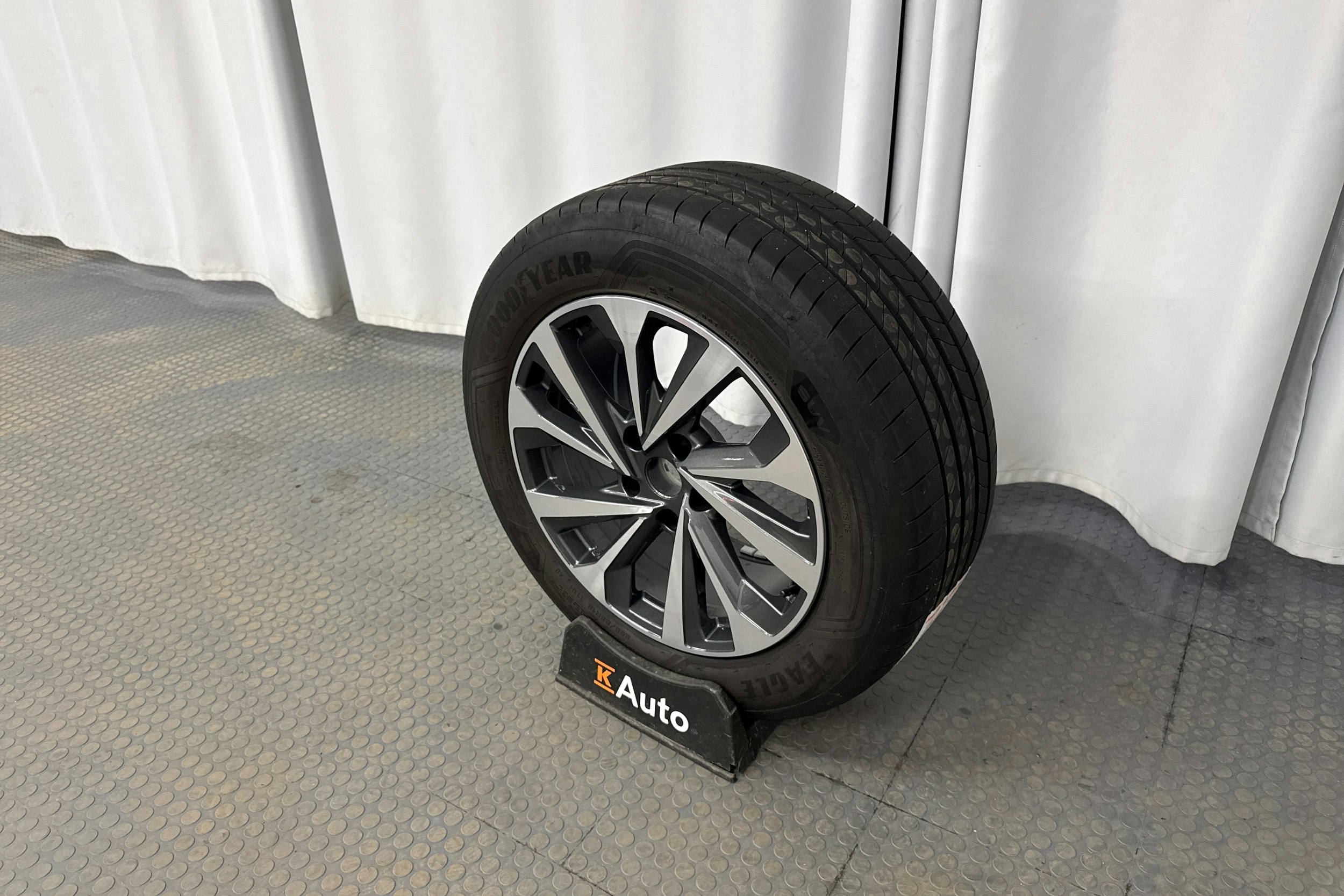 musta Audi Q6 e-tron 2025 kuva 10.