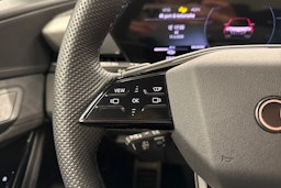 musta Audi Q6 e-tron 2025 kuva 11.