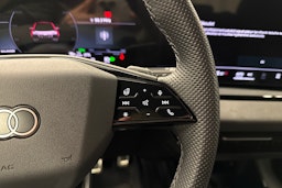 musta Audi Q6 e-tron 2025 kuva 12.