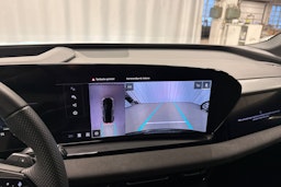 musta Audi Q6 e-tron 2025 kuva 16.