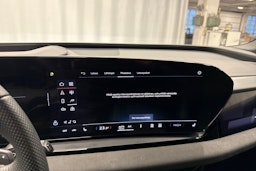 musta Audi Q6 e-tron 2025 kuva 18.