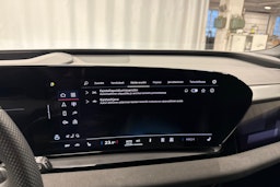 musta Audi Q6 e-tron 2025 kuva 21.