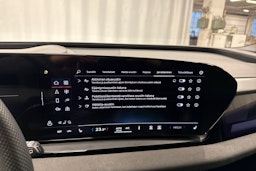 musta Audi Q6 e-tron 2025 kuva 23.
