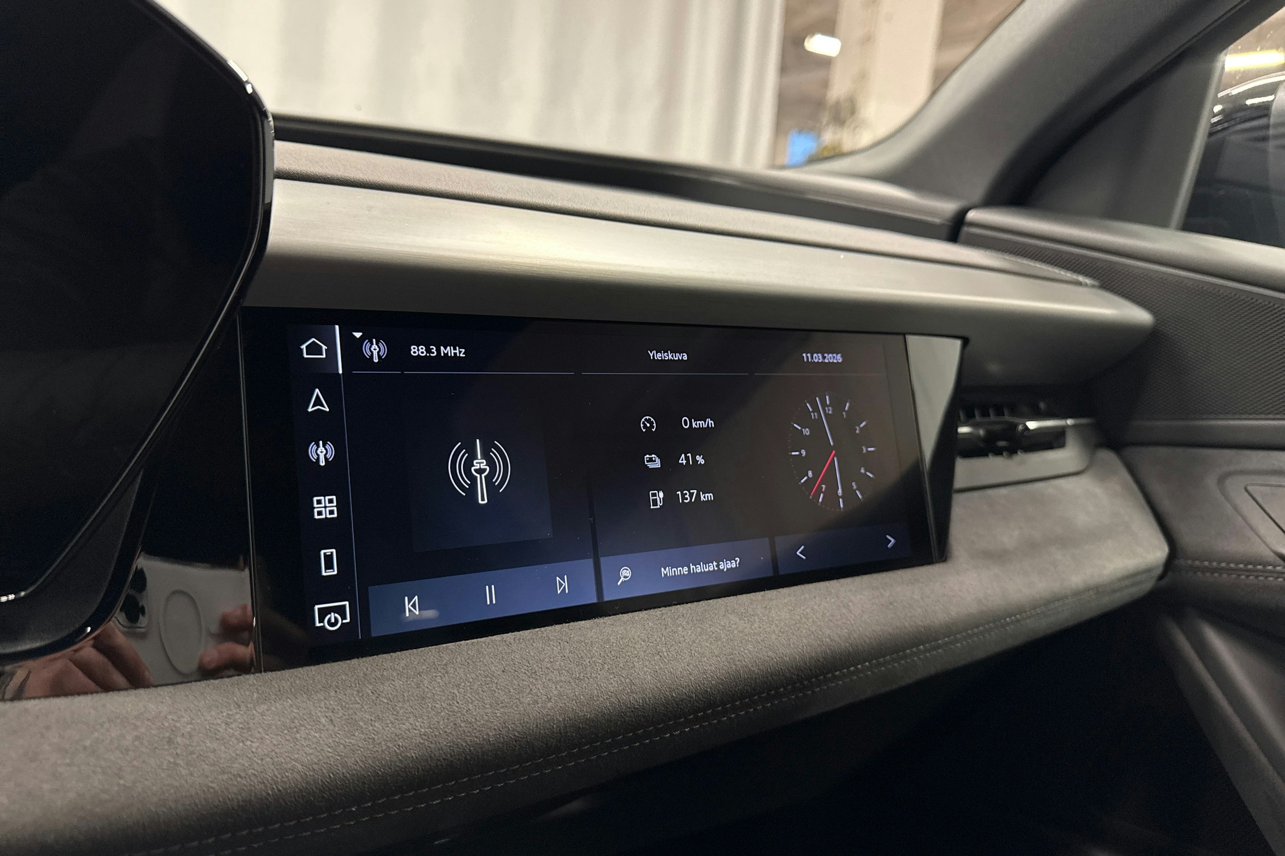 musta Audi Q6 e-tron 2025 kuva 24.