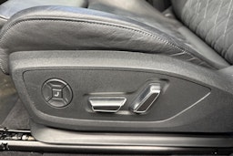 musta Audi Q6 e-tron 2025 kuva 27.