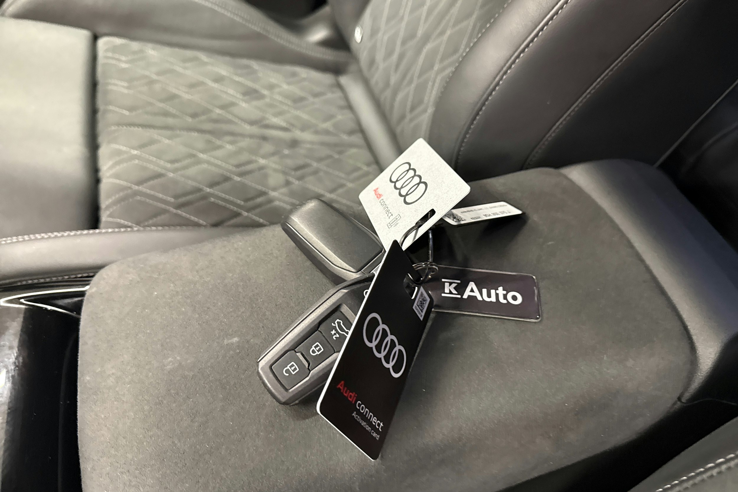 musta Audi Q6 e-tron 2025 kuva 33.