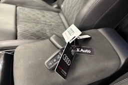 musta Audi Q6 e-tron 2025 kuva 33.