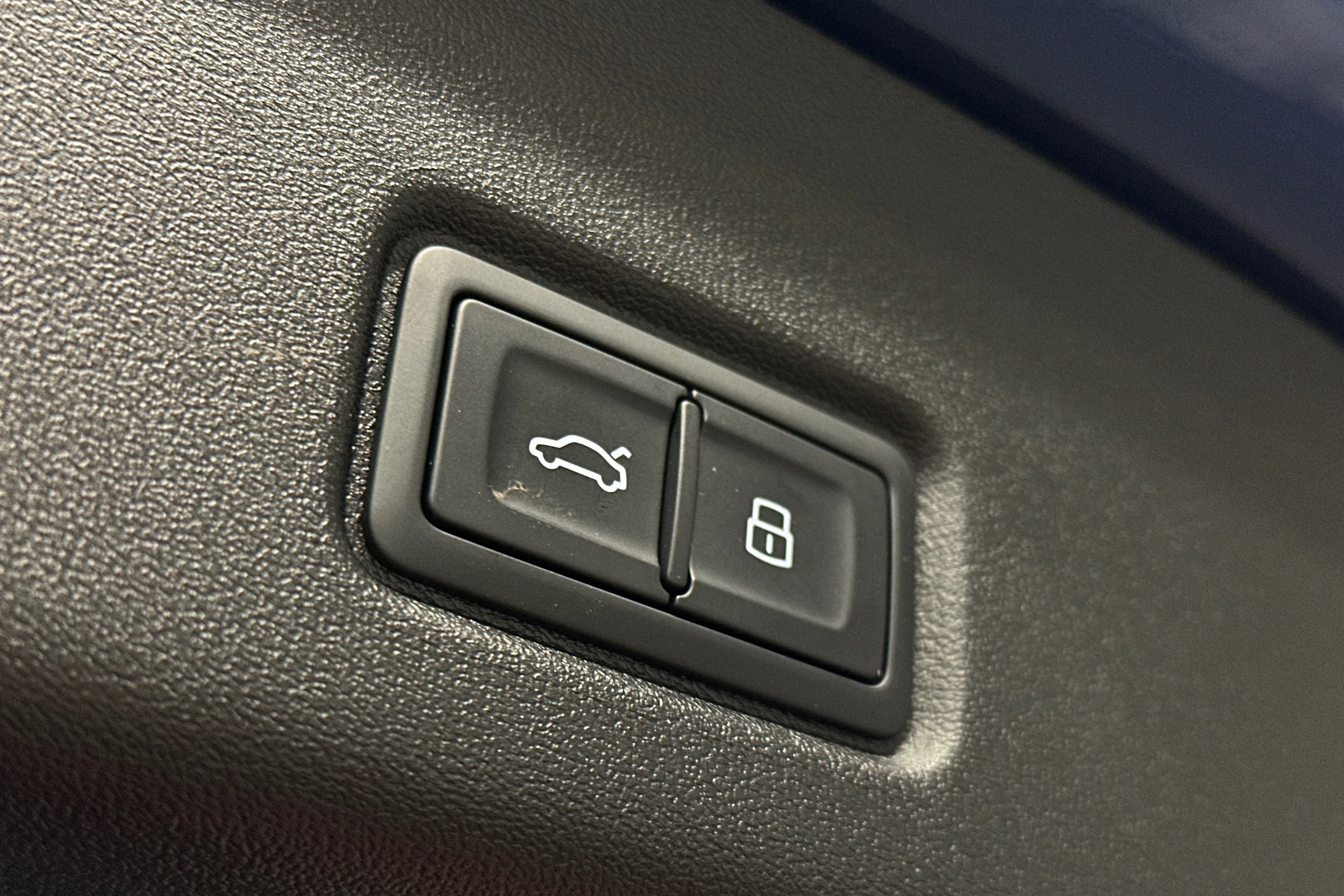 sininen Audi Q6 e-tron 2025 kuva 12.