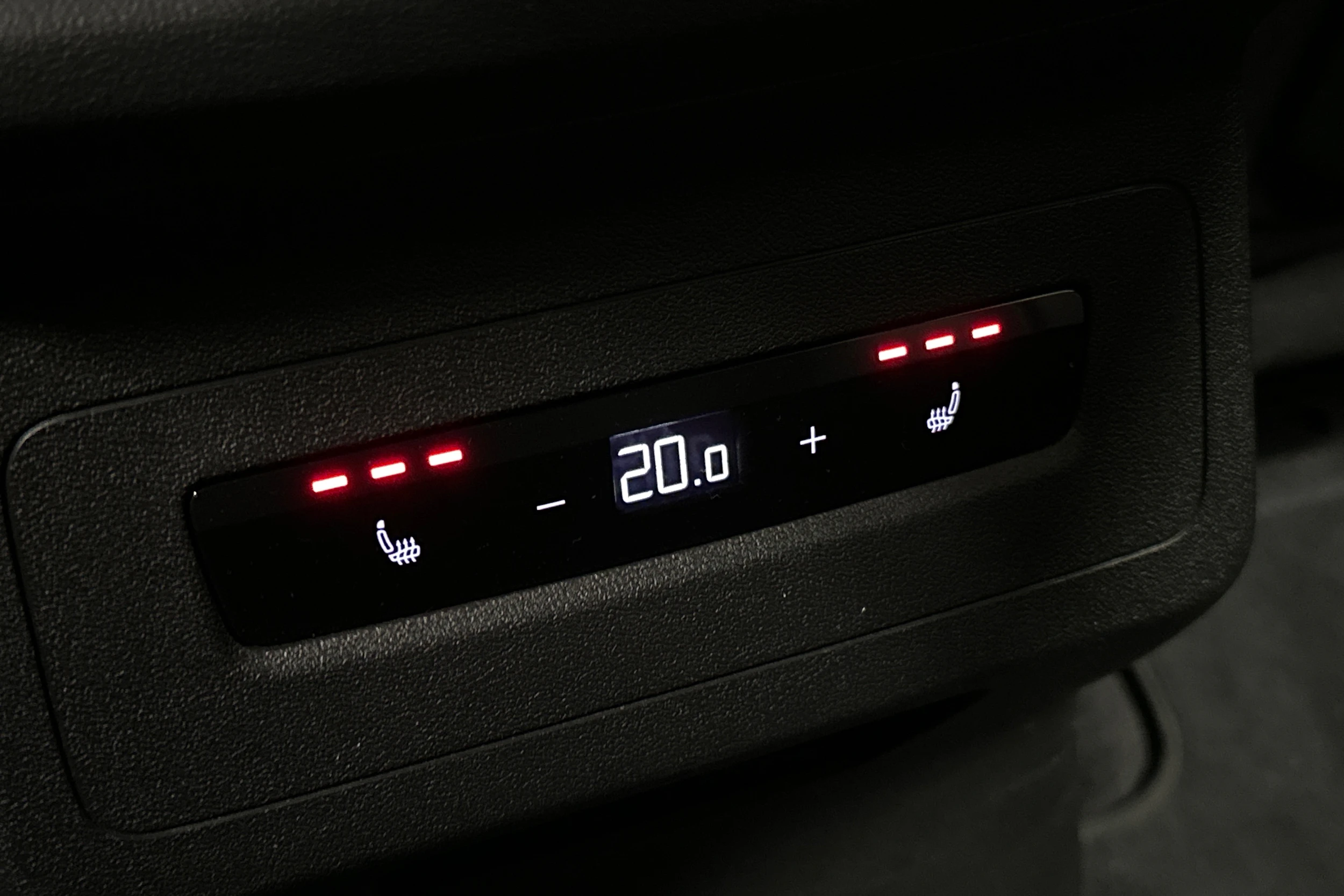 sininen Audi Q6 e-tron 2025 kuva 14.