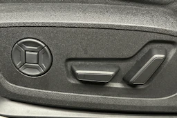 sininen Audi Q6 e-tron 2025 kuva 16.