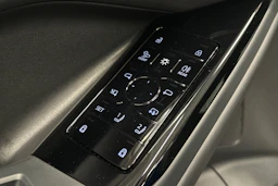 sininen Audi Q6 e-tron 2025 kuva 17.