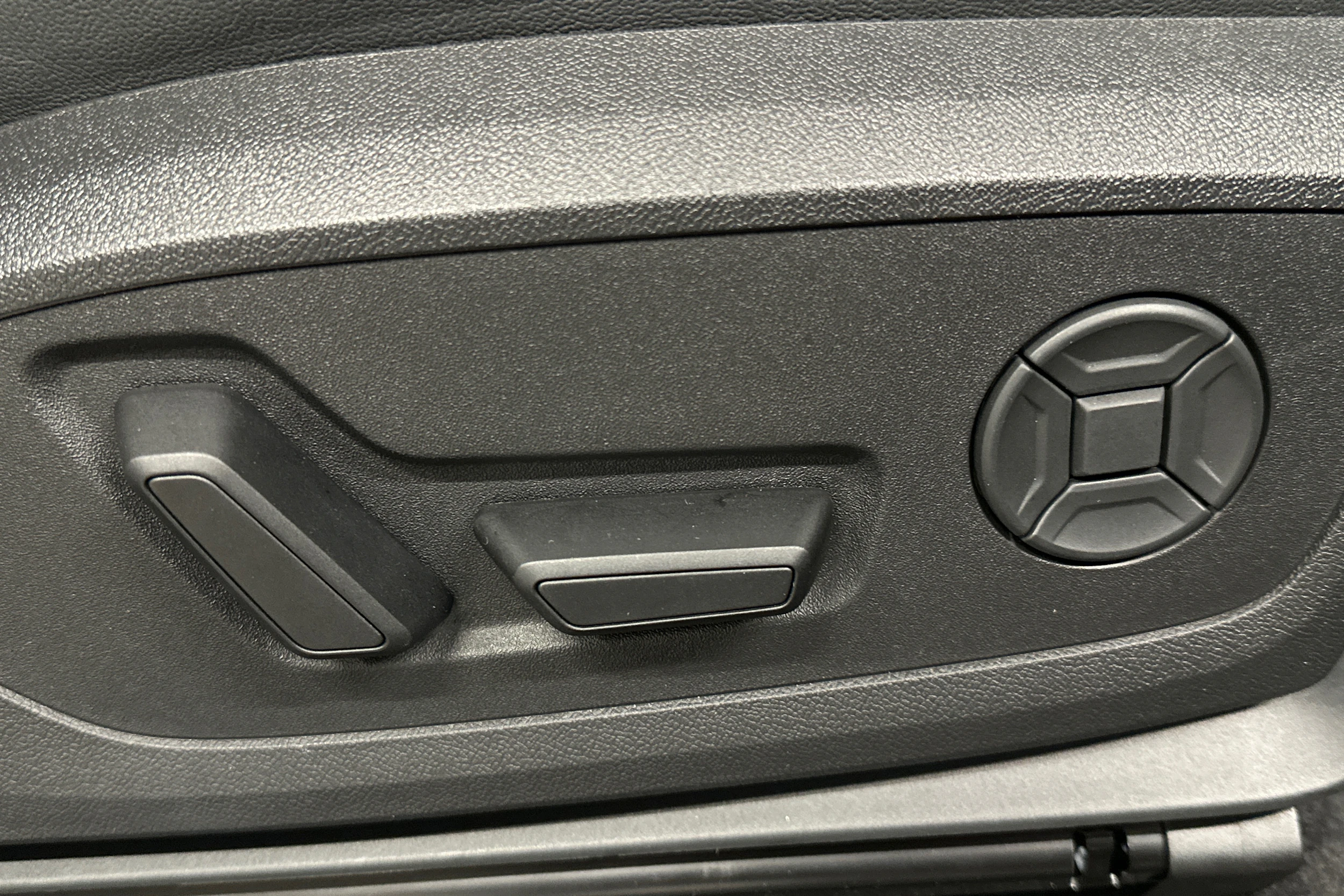 sininen Audi Q6 e-tron 2025 kuva 18.