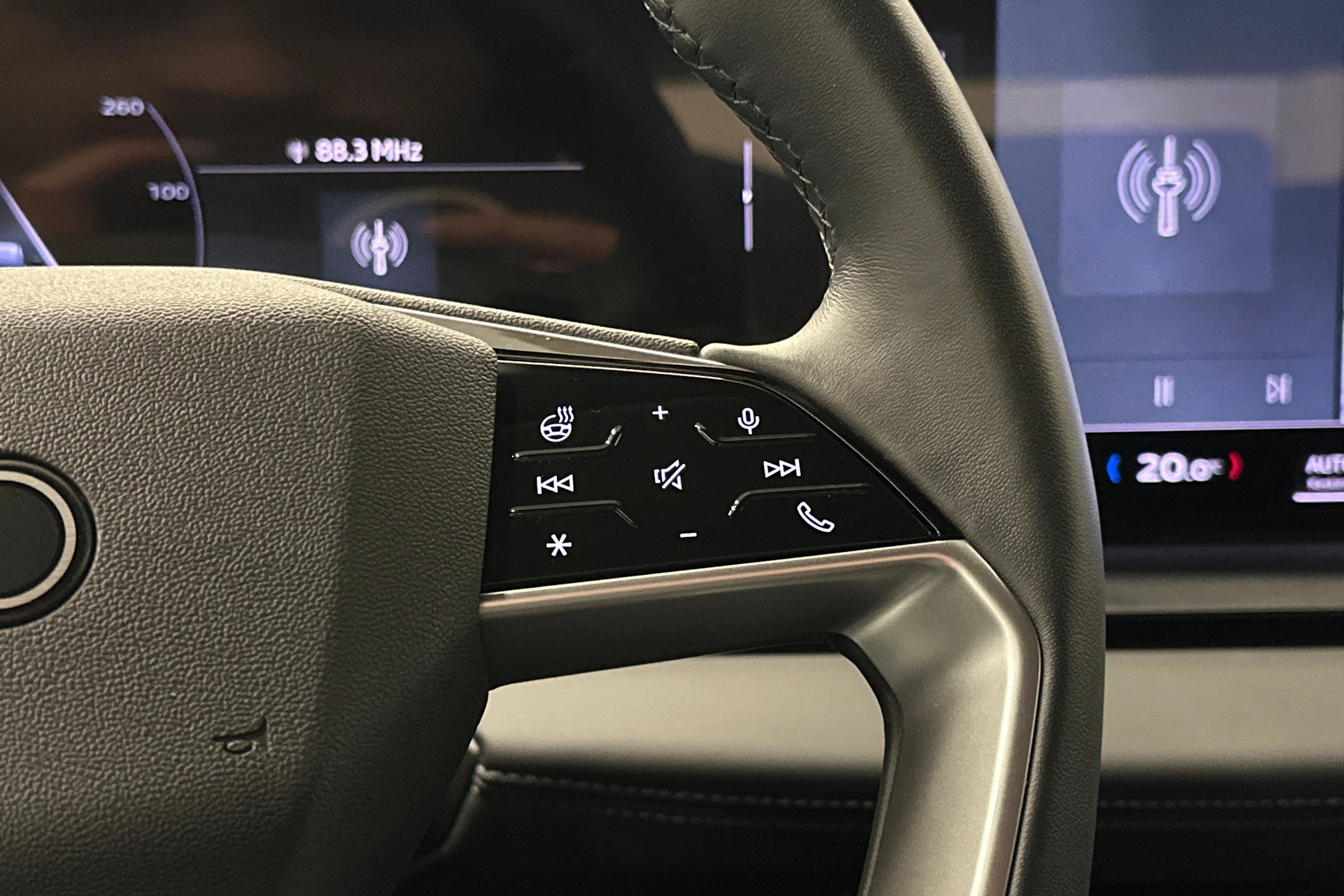 sininen Audi Q6 e-tron 2025 kuva 21.