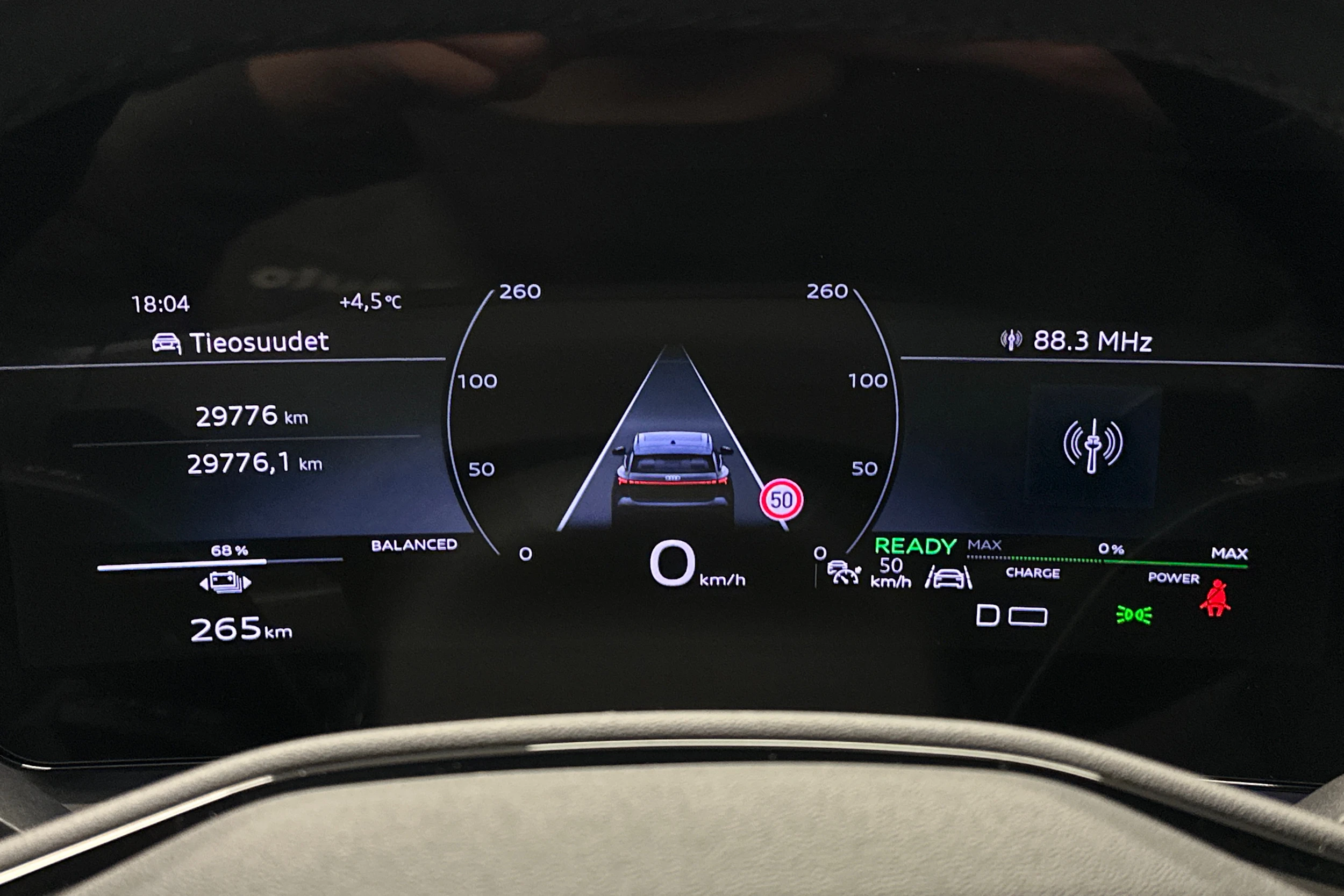 sininen Audi Q6 e-tron 2025 kuva 22.