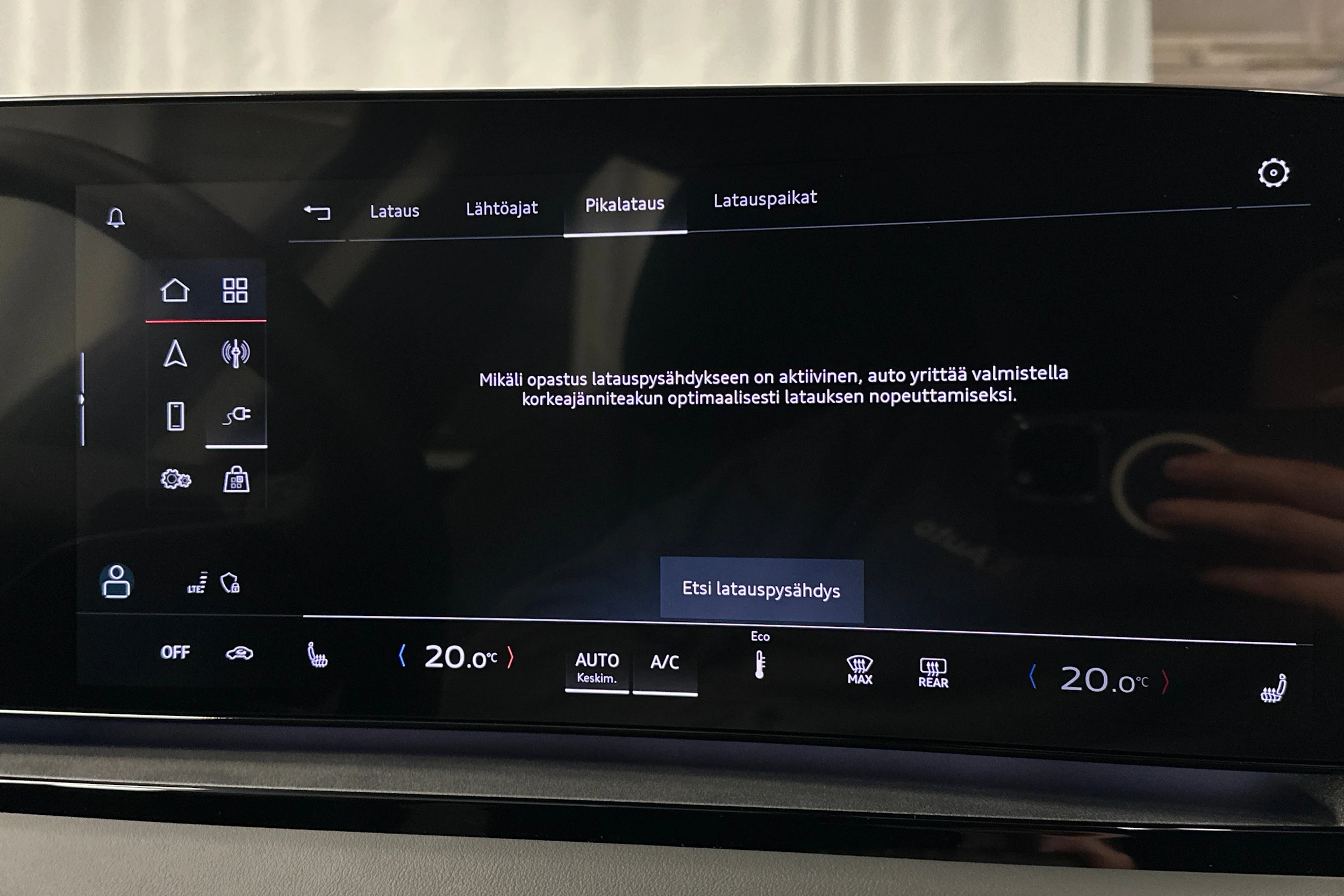 sininen Audi Q6 e-tron 2025 kuva 25.