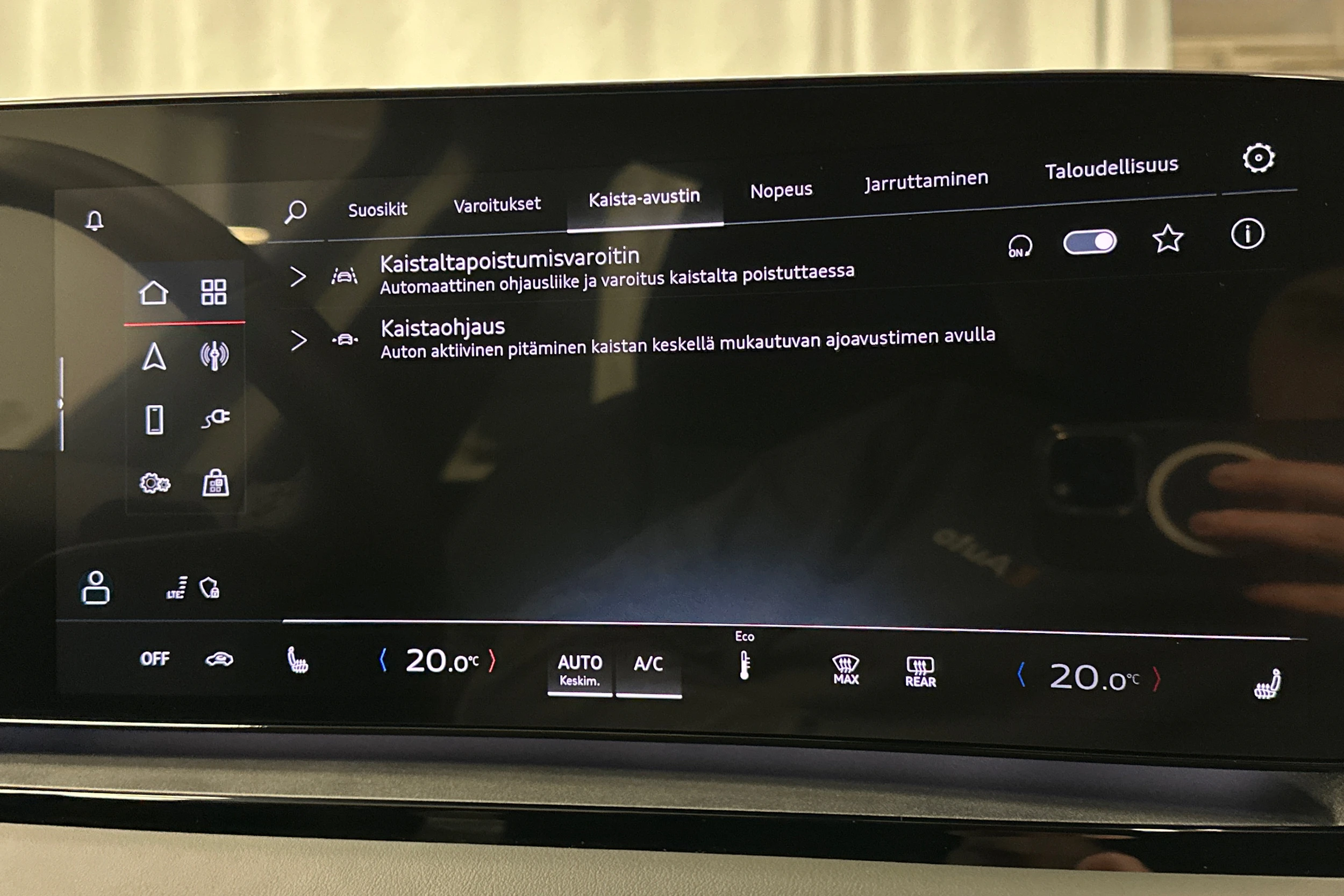 sininen Audi Q6 e-tron 2025 kuva 27.