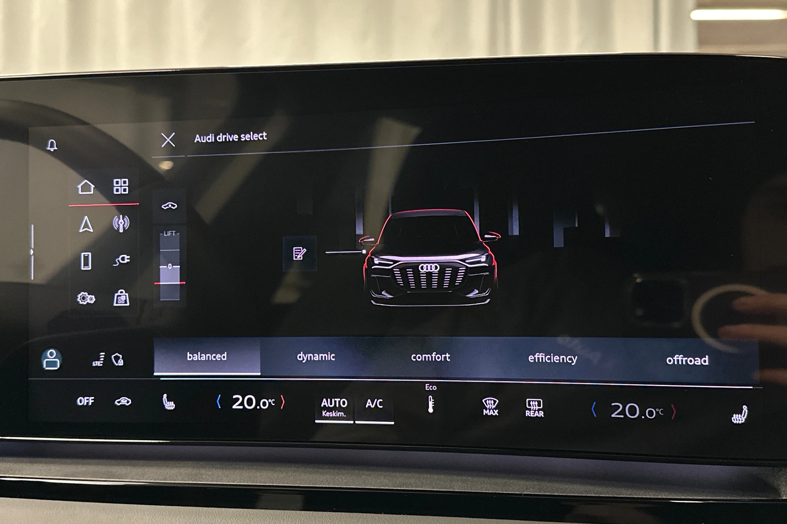 sininen Audi Q6 e-tron 2025 kuva 30.