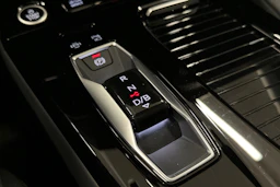 sininen Audi Q6 e-tron 2025 kuva 33.