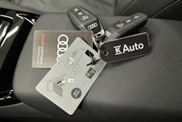 sininen Audi Q6 e-tron 2025 kuva 34.