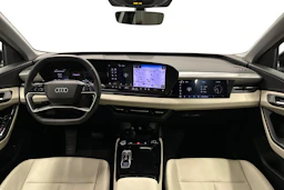 musta Audi Q6 e-tron 2025 kuva 7.