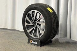 musta Audi Q6 e-tron 2025 kuva 10.