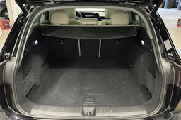 musta Audi Q6 e-tron 2025 kuva 11.