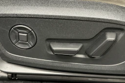 musta Audi Q6 e-tron 2025 kuva 15.