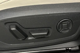 musta Audi Q6 e-tron 2025 kuva 17.