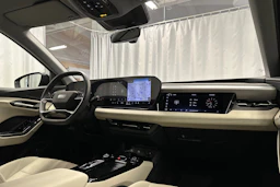 musta Audi Q6 e-tron 2025 kuva 18.