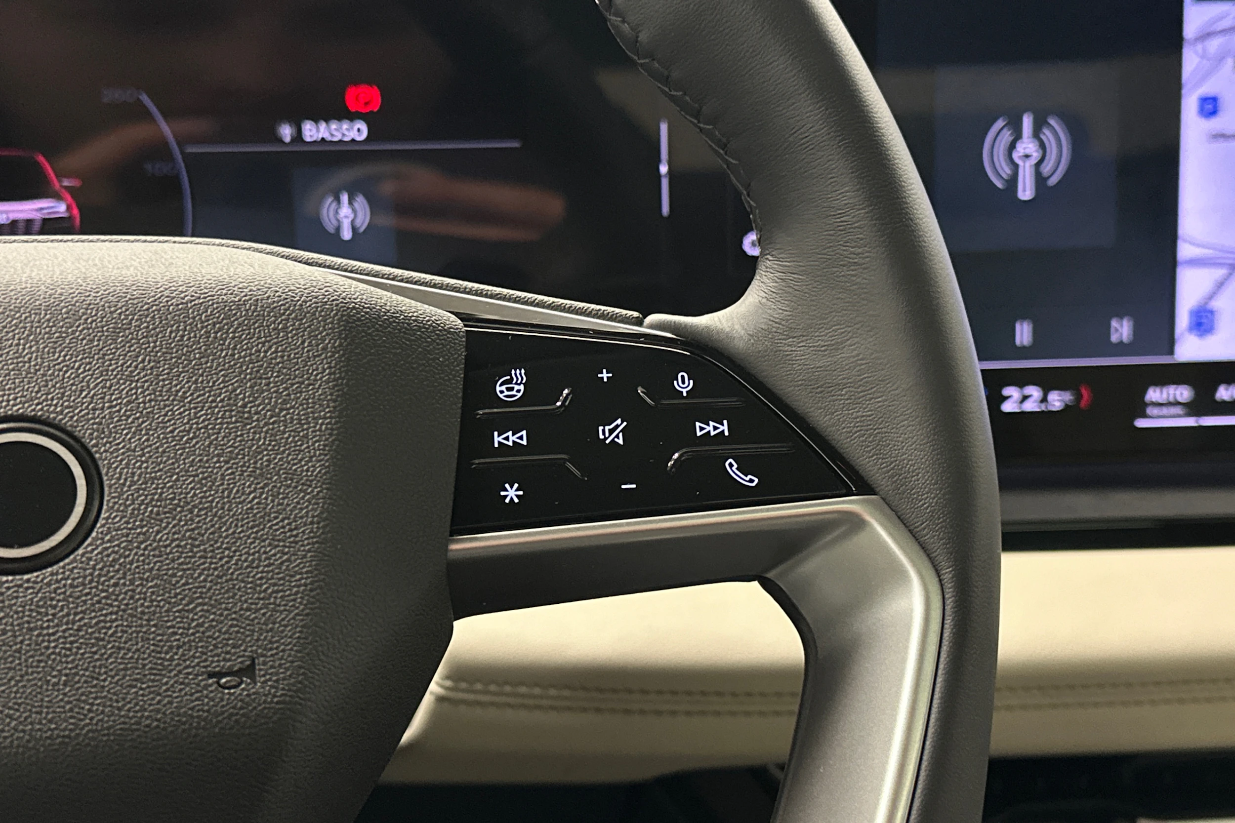 musta Audi Q6 e-tron 2025 kuva 21.