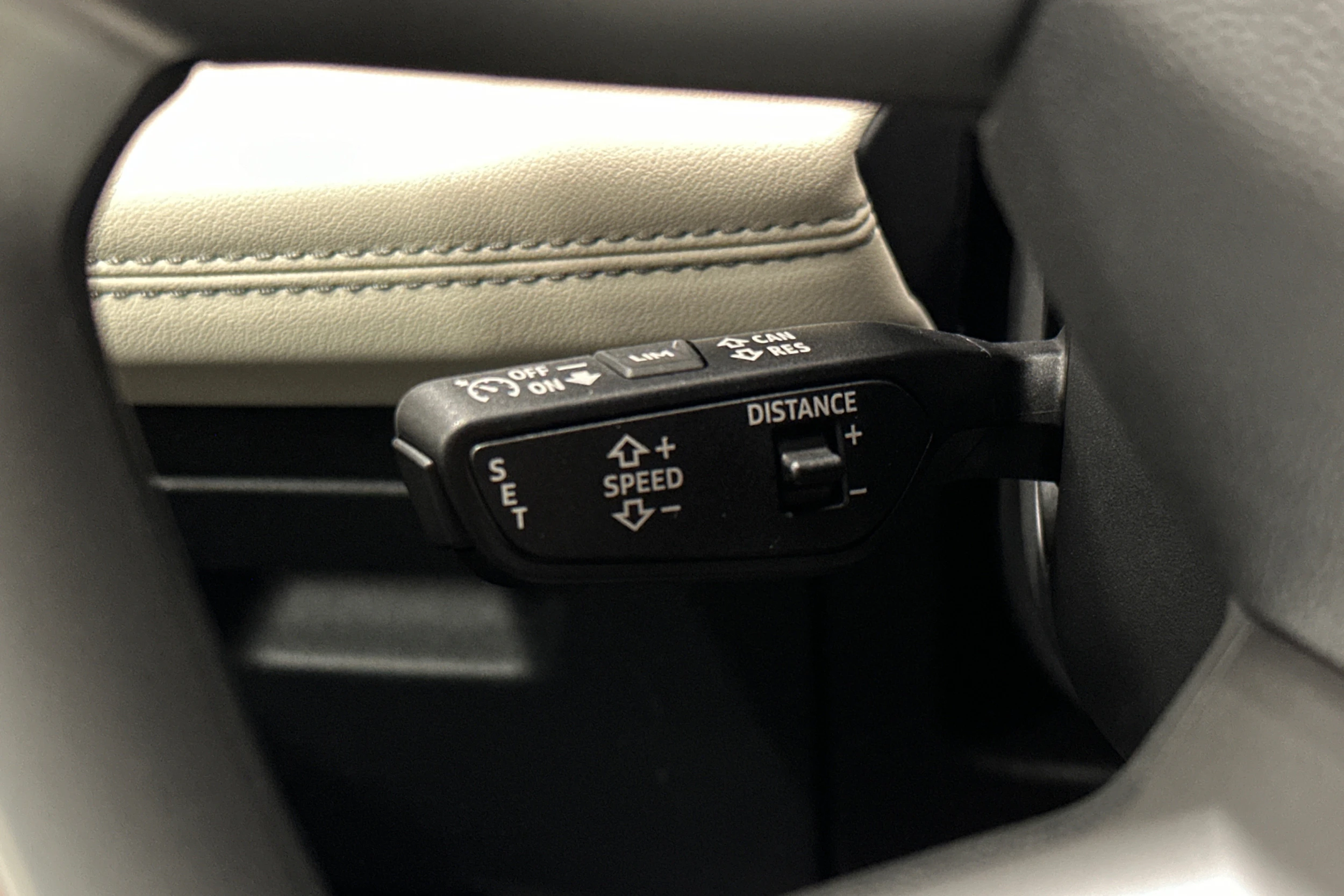 musta Audi Q6 e-tron 2025 kuva 22.