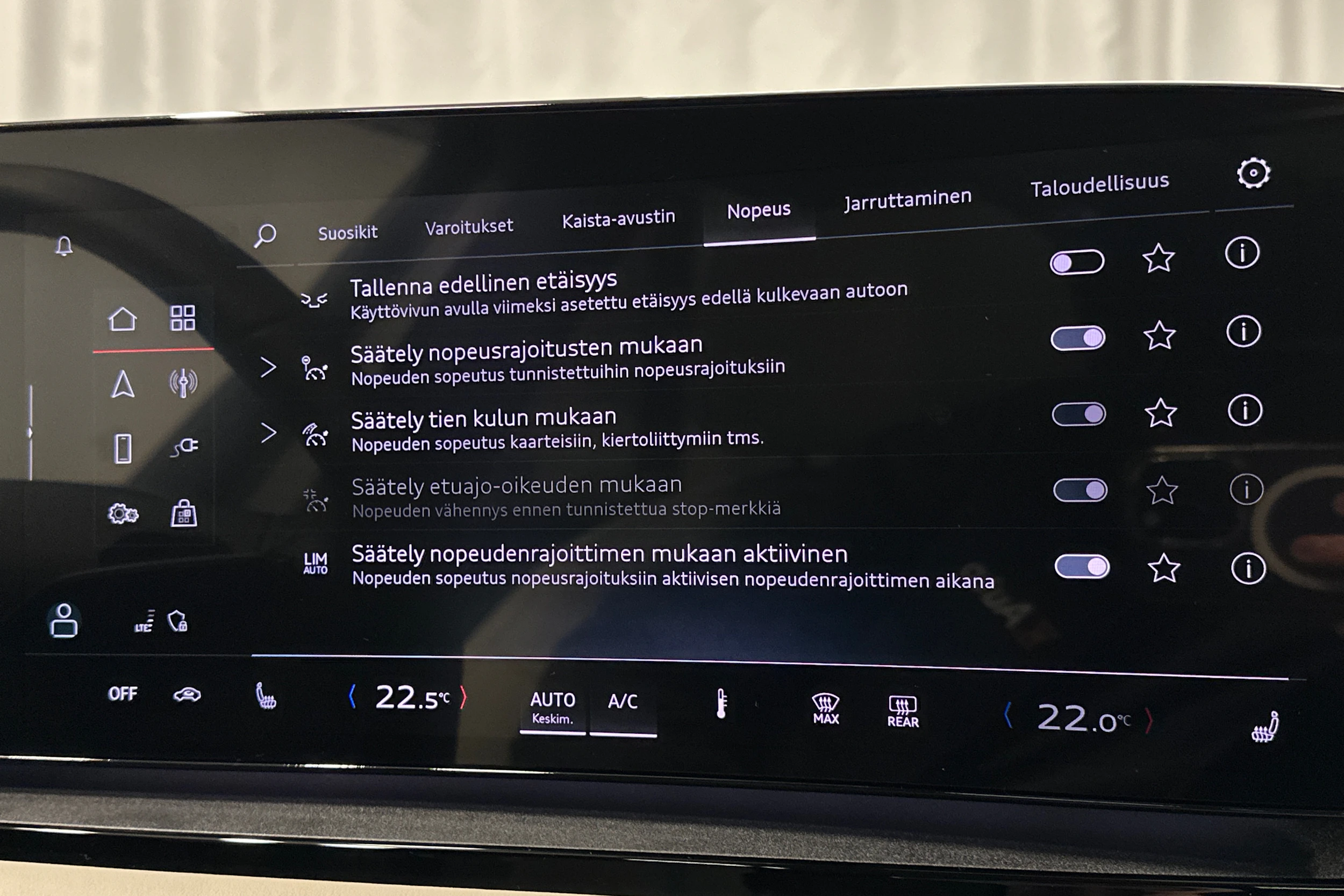 musta Audi Q6 e-tron 2025 kuva 28.