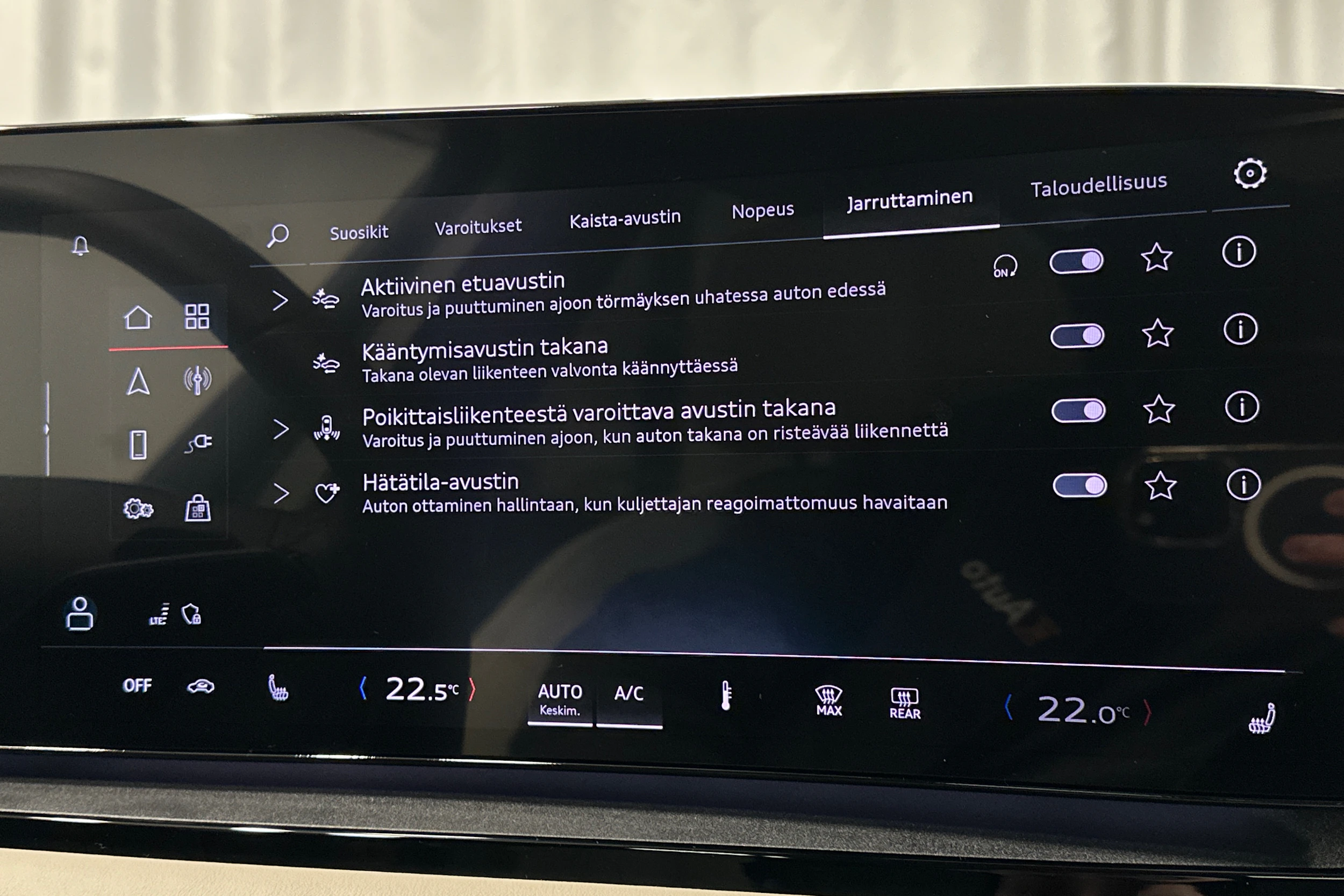 musta Audi Q6 e-tron 2025 kuva 29.