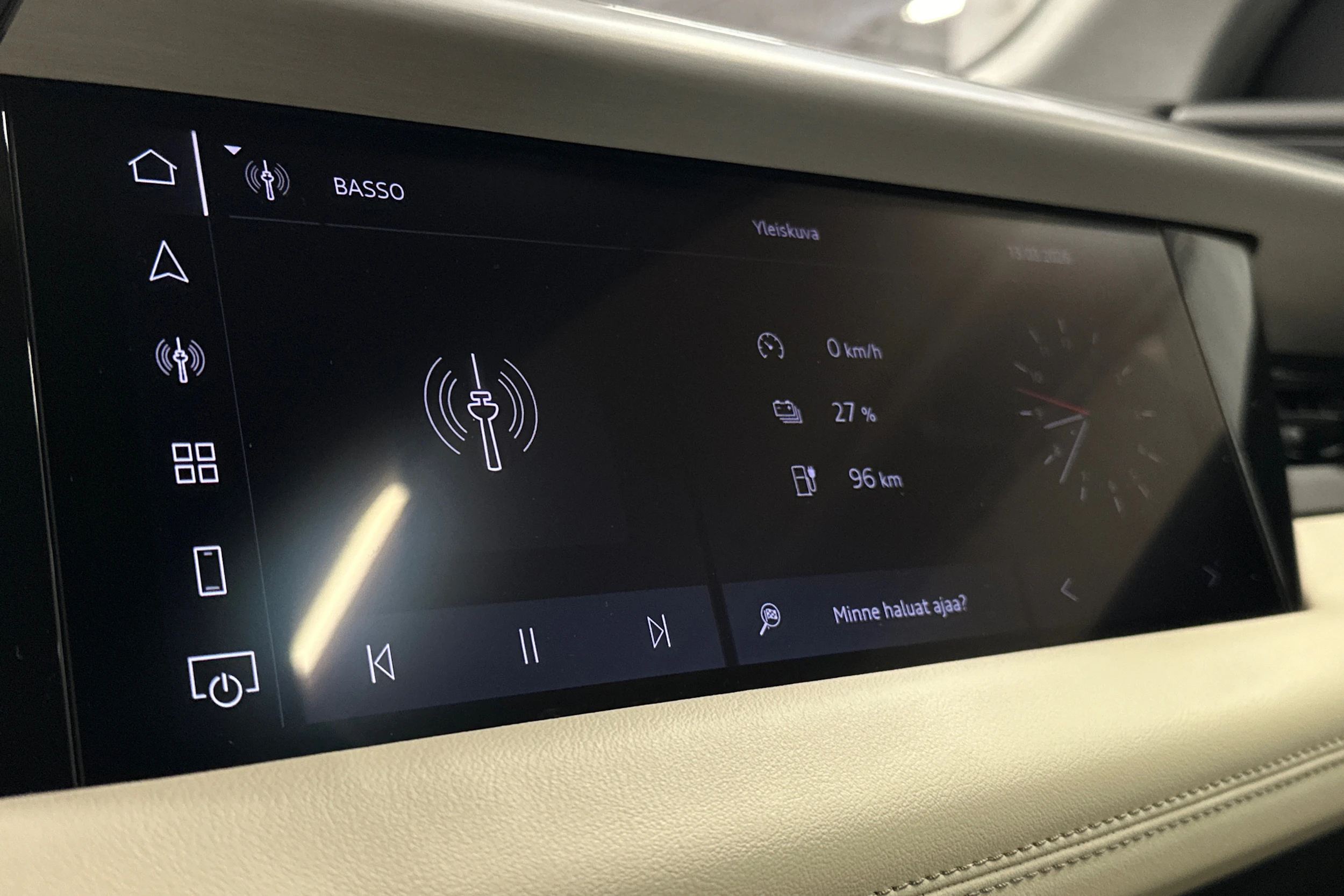 musta Audi Q6 e-tron 2025 kuva 34.