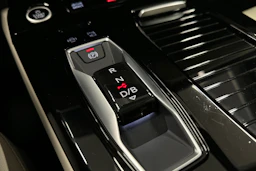 musta Audi Q6 e-tron 2025 kuva 35.