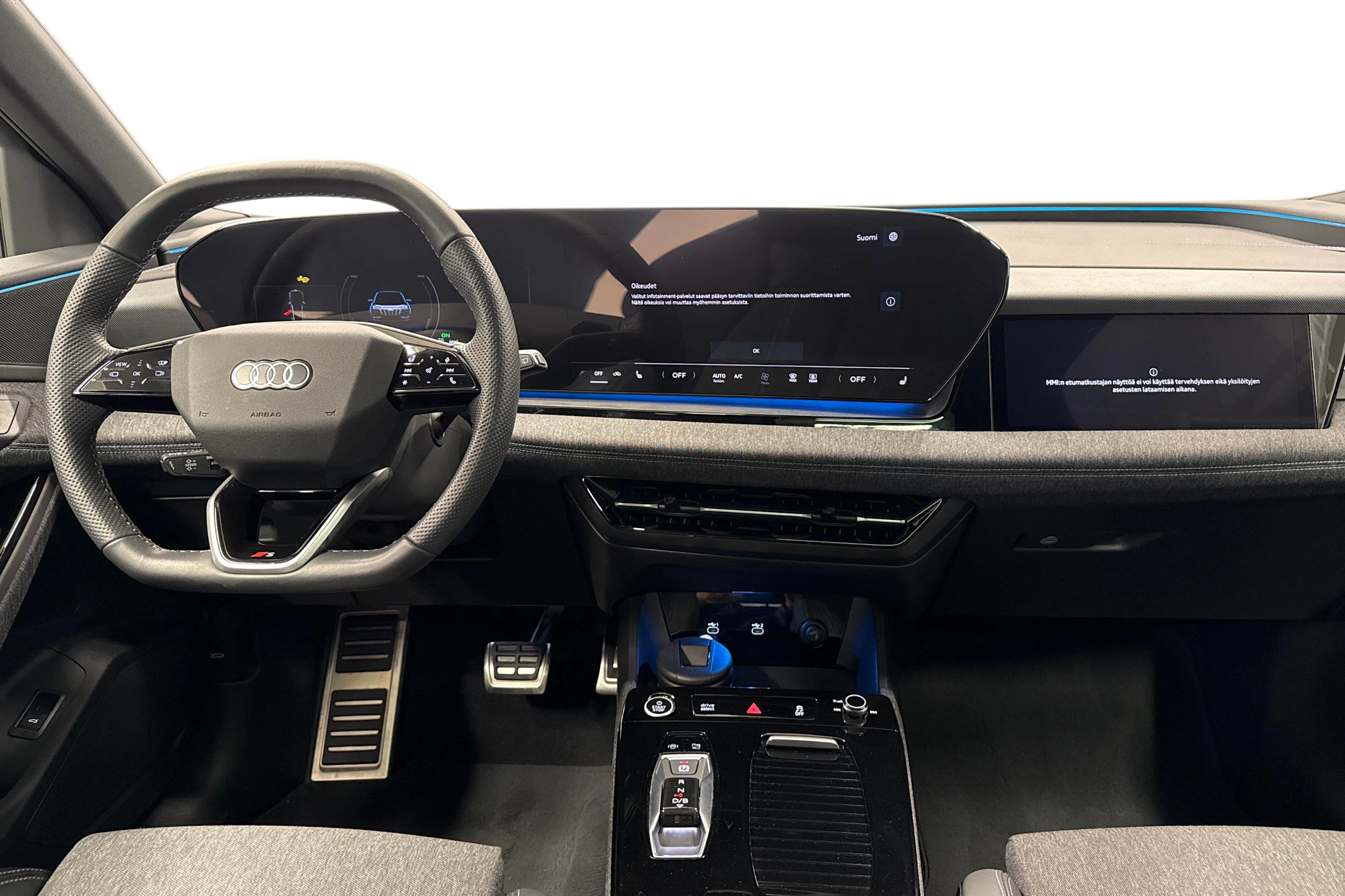 harmaa Audi Q6 e-tron 2025 kuva 7.