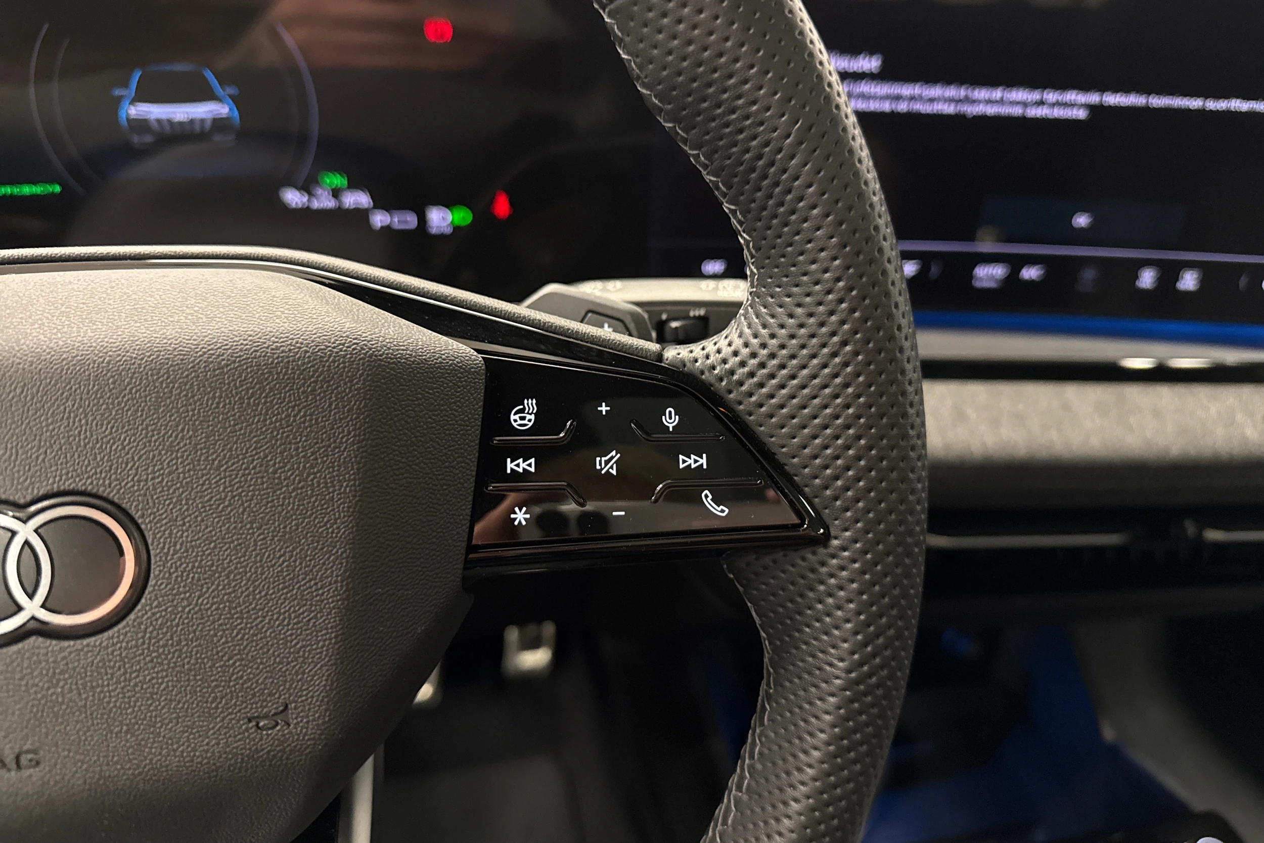 harmaa Audi Q6 e-tron 2025 kuva 12.