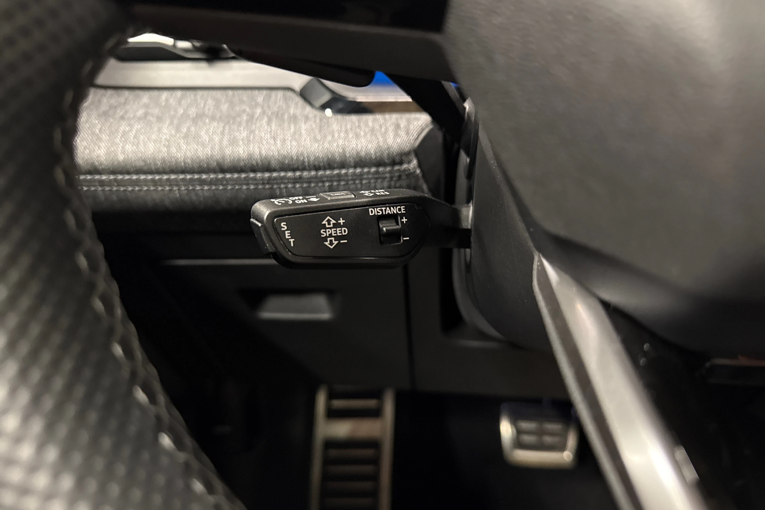 harmaa Audi Q6 e-tron 2025 kuva 13.